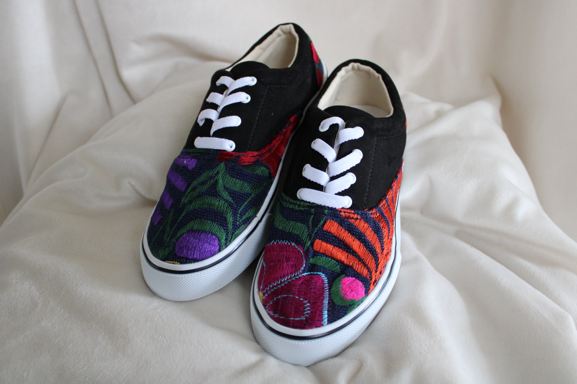 Esperanza Tenis Bordados