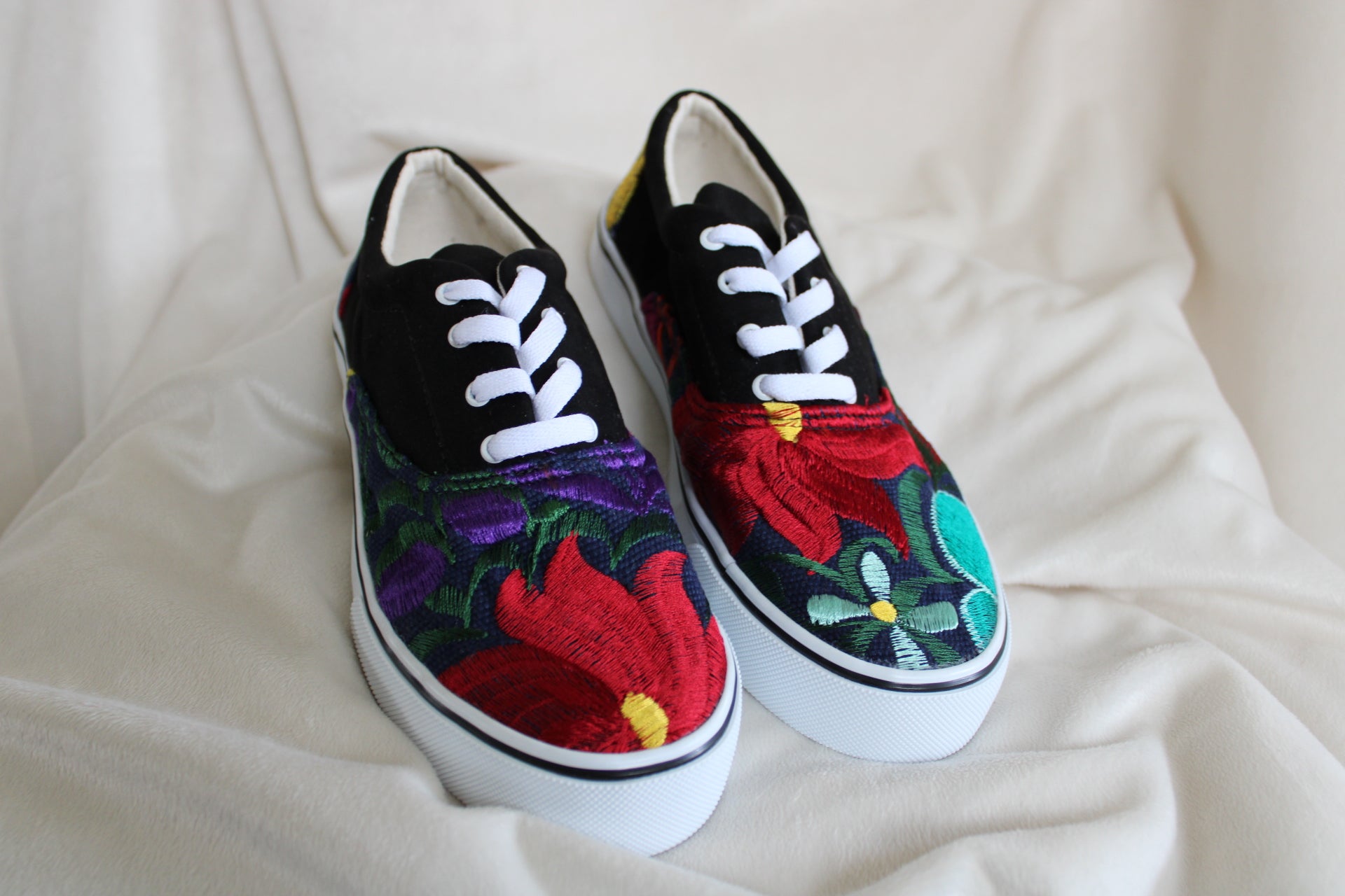 Esperanza Tenis Bordados