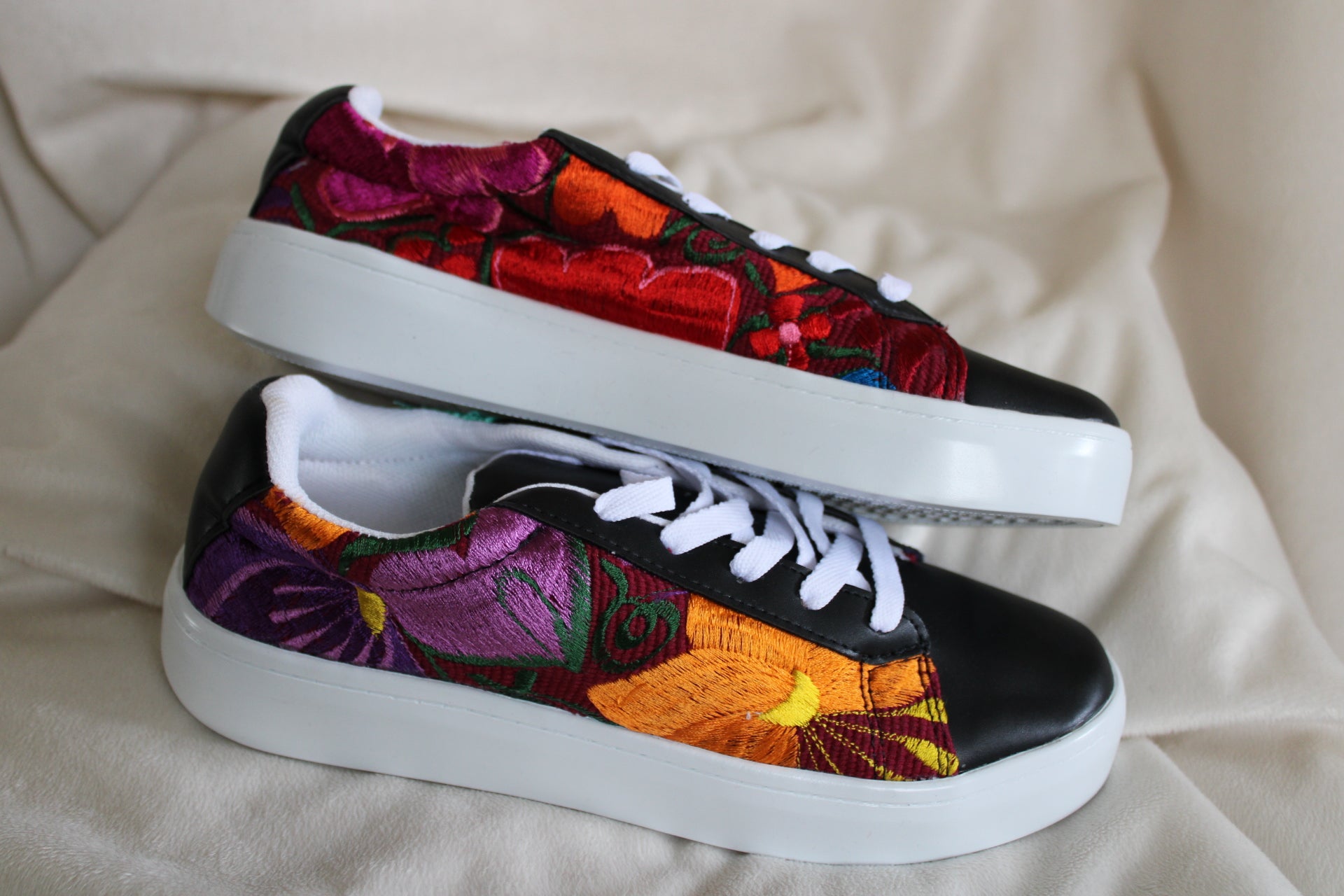 Alegria Tenis Bordados (Black)