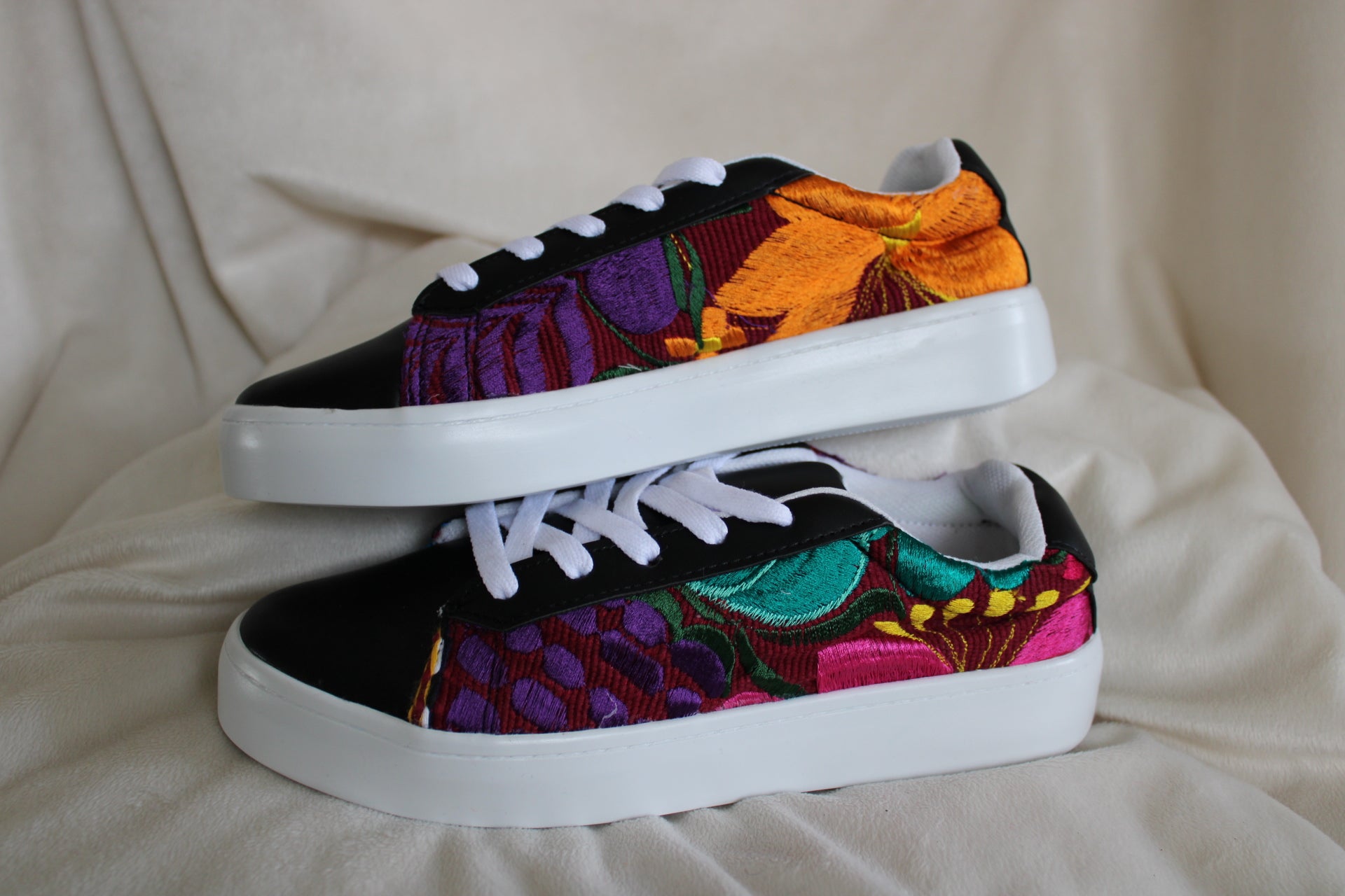 Alegria Tenis Bordados (Black)