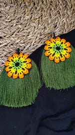 Load image into Gallery viewer, Hacerte Feliz Earrings
