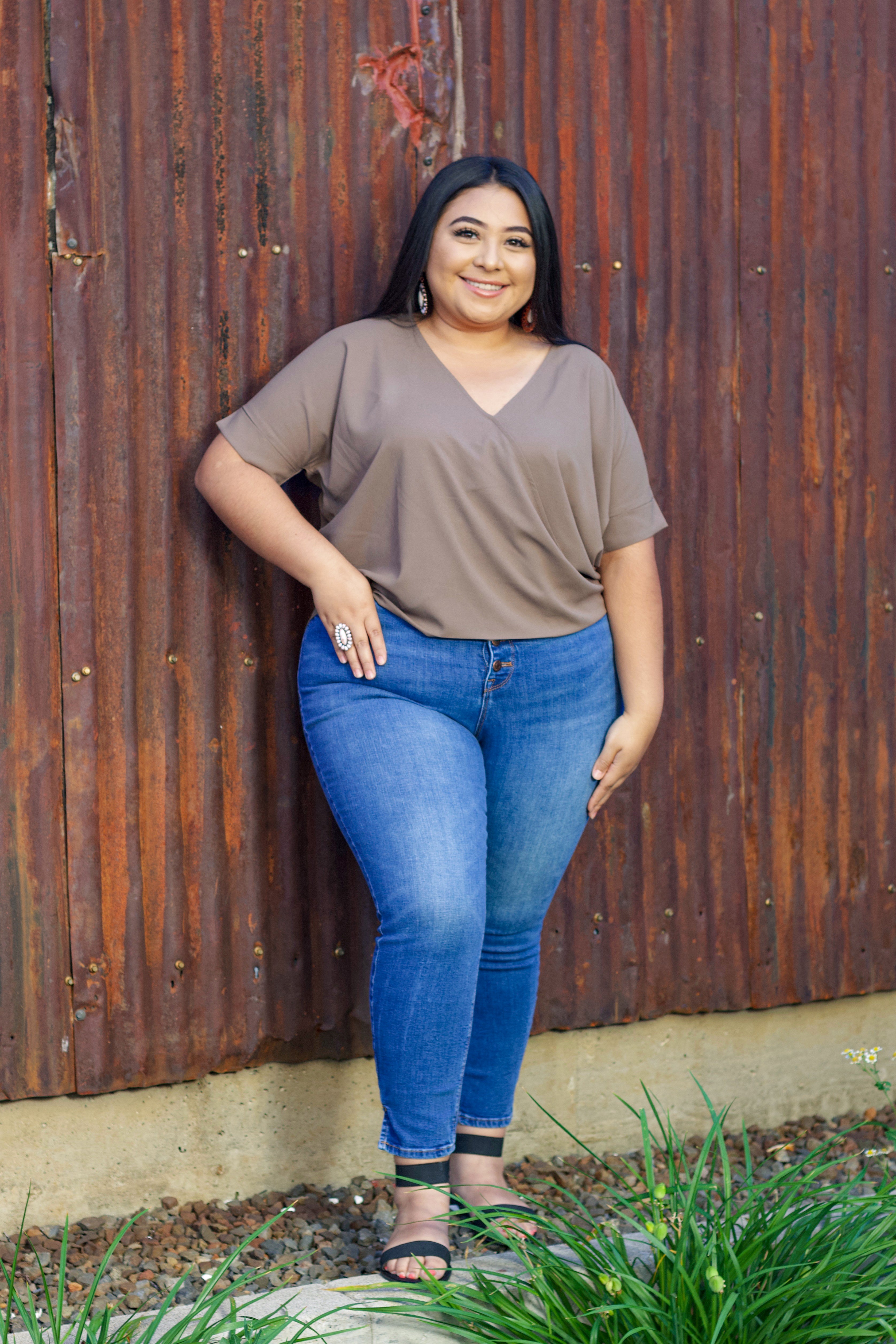 Divina Top | Curvy